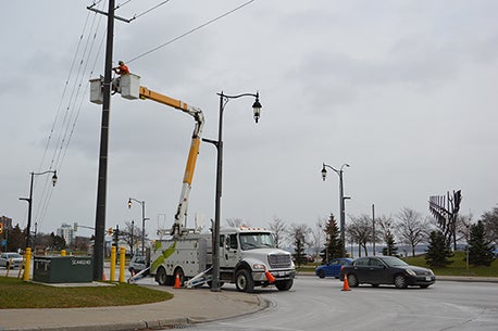 work being conducted on powerlines